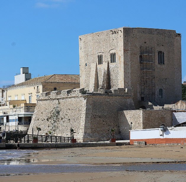 Torre de Arias Cabrera, Spain